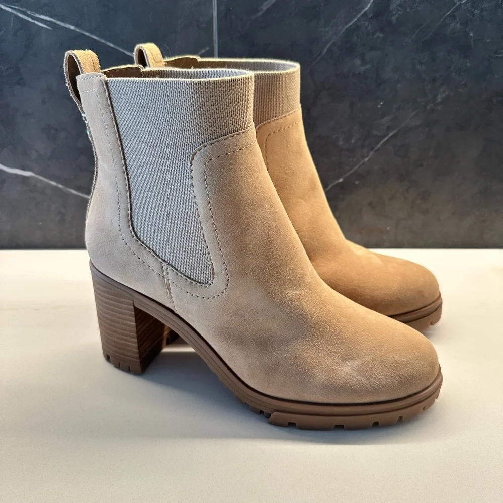 NWT Vince Camuto Denniel Tan Ankle Boots